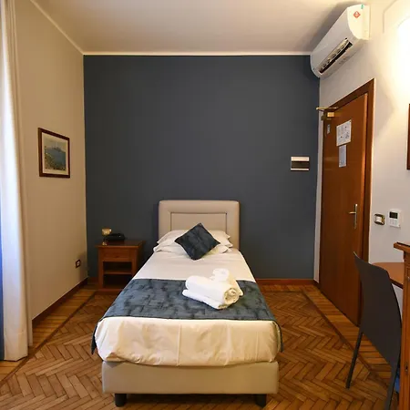 Cavour 3* ראפאלו