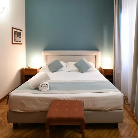 Cavour 3* ראפאלו