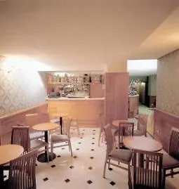 Cavour מלון 3*